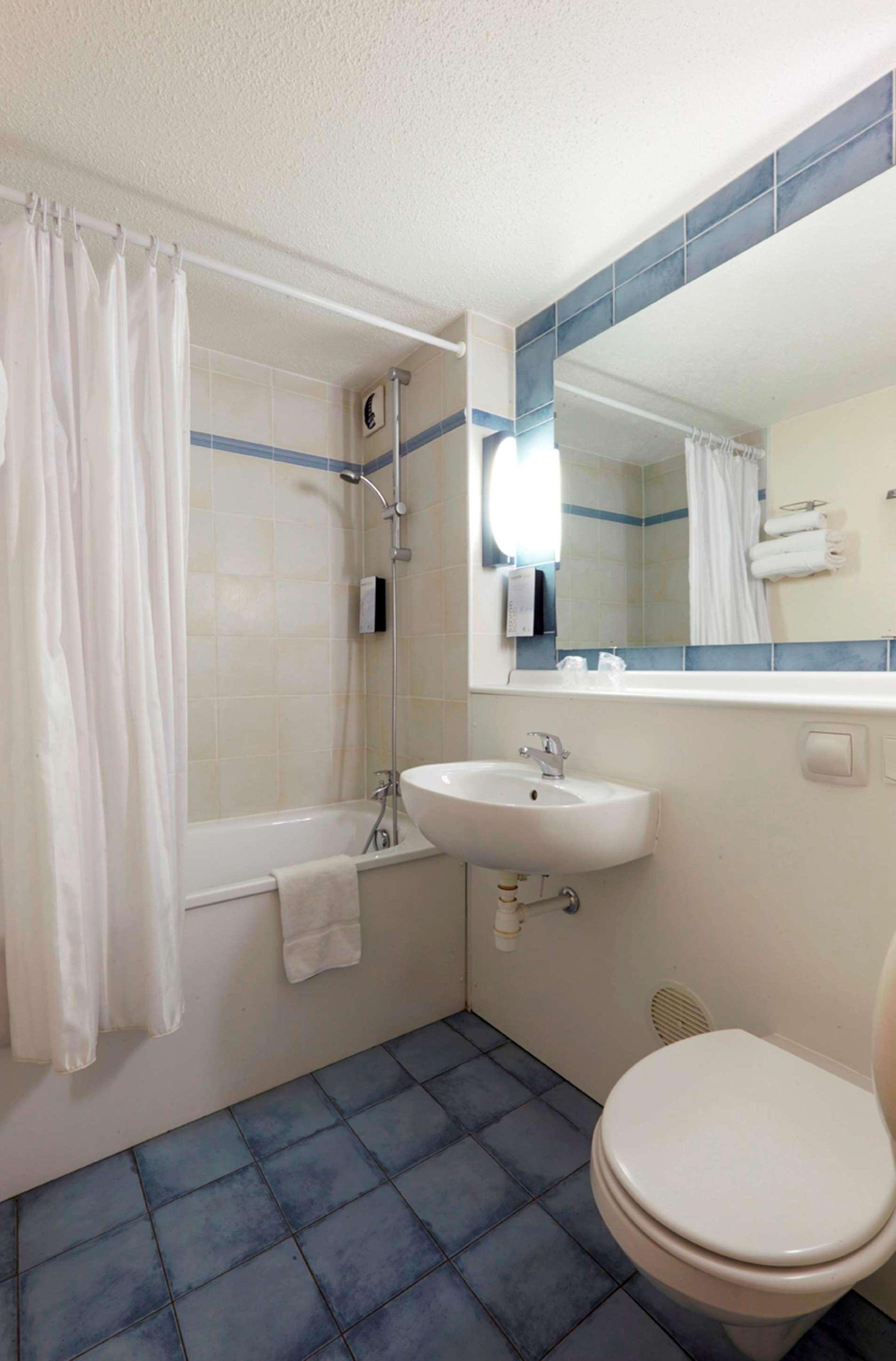 Campanile Calais Otel Dış mekan fotoğraf